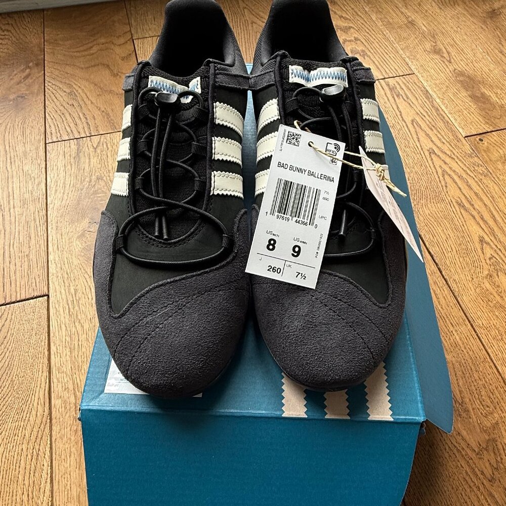 BAD BUNNY ADIDAS (black)